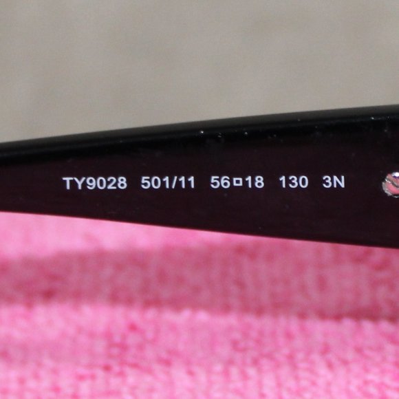 Tory Burch Sunglasses with case - Prescription frames currently - Picture 7 of 11